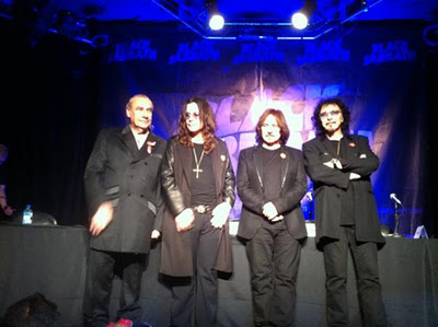 Black Sabbath versão 2011 em anúncio no Whiskey A Go-Go, em Los Angeles