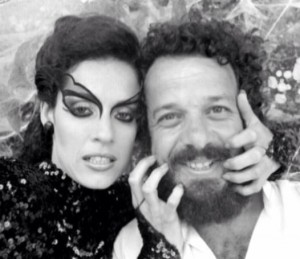 Amílcar com Sonia Braga na filmagem de O Beijo da Mulher Aranha