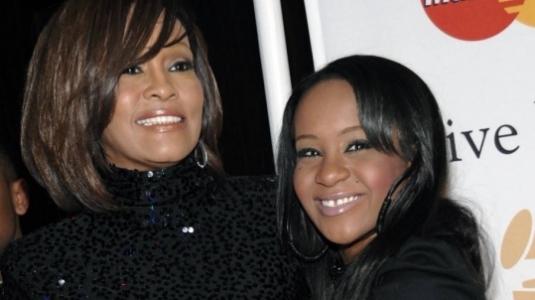 Bobbi Kristina Brown será enterrada ao lado da mãe, Whitney Houston