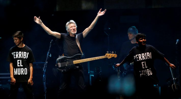 Roger Waters performs at Desert Trip music festival at Empire Polo Club in Indio, California U.S., October 9, 2016. Picture taken October 9, 2016. REUTERS/Mario Anzuoni TPX IMAGES OF THE DAY