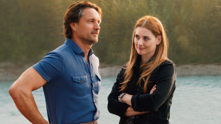 Jack (Martin Henderson) e Mel (Jack e Alexandra), personagens centrais da série 'Virgin River' (Foto Netflix)