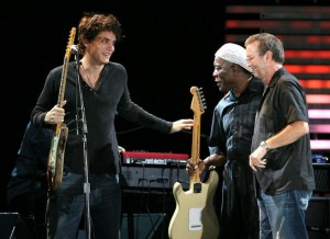 Buddy Guy com John Meyer (esq.) e Eric Clapton.