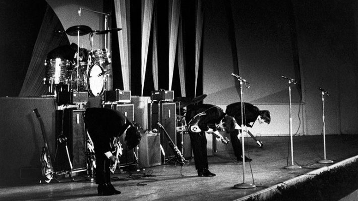 Os Beatles no Hollywood Bowl, em 1965: três shows da banda se transformam em novo álbum a ser lançamento em setembro.