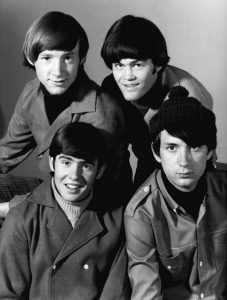 Os Monkees, banda fabricada a partir de um anúncio de jornal.