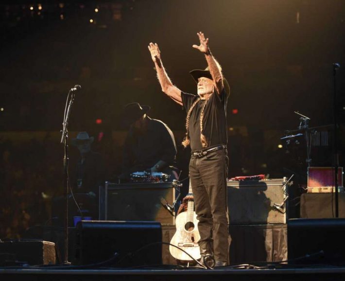 Willie Nelson durante concerto em San Antonio, Texas: