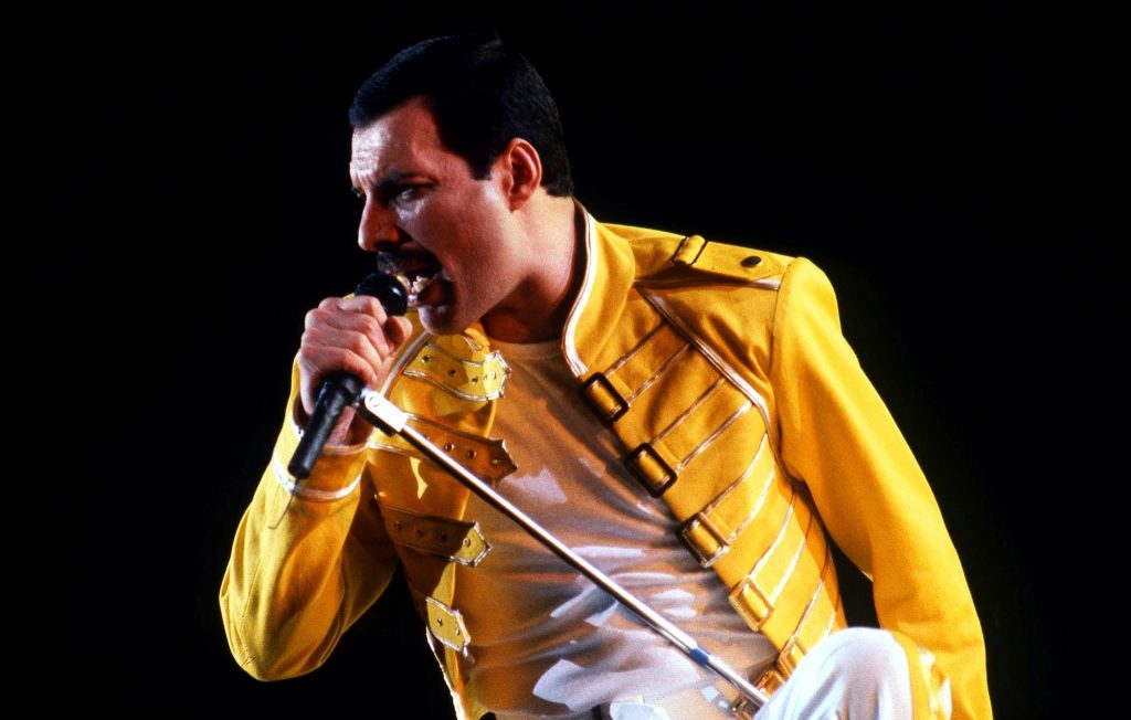 Na enigmática “Bohemian Rhapsody”, os fantasmas de Freddie Mercury.