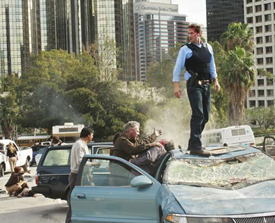 Mark (Joseph Fiennes) no caos do apagão: entendeu o que houve? Foto: divulgação